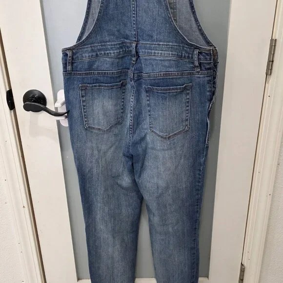 Bullhead Denim Overalls – Size M – Medium Wash Distressed Overall Jumpsuit - Picture 7 of 10